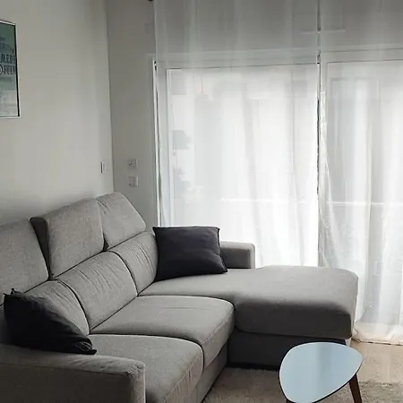 펜션 Maison De Recente Avec Jardin Et Parking 앙세니스